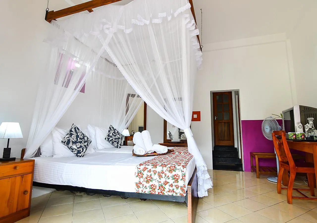 Bed & Breakfast Thotupola Residence Kandy