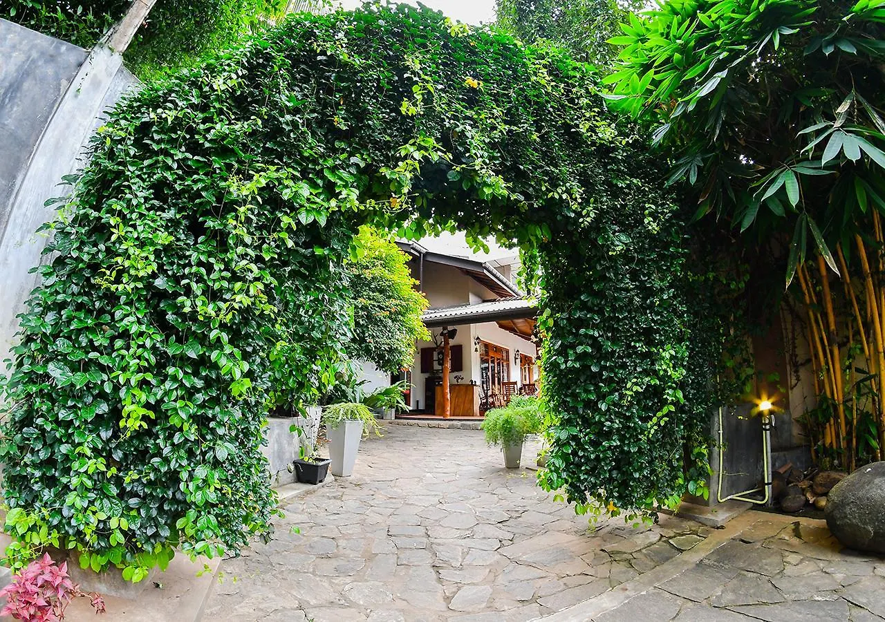 Thotupola Residence Канди